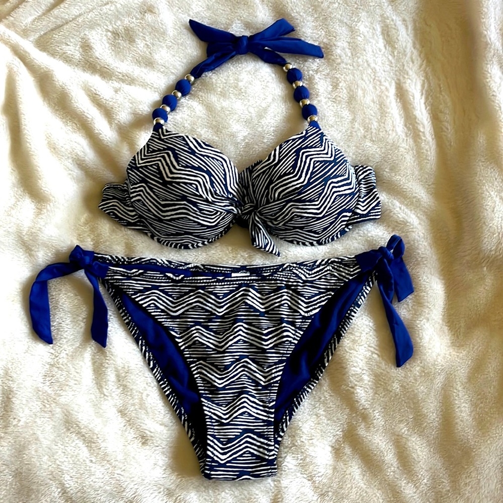 Beautiful Blue White Silver Push Up Bikini Never Worn 👙🌊☀️🏝!